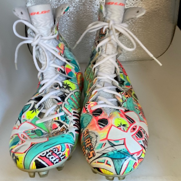 Under Armour cleats sz 11 lightly used in great shape with great graffics - Picture 1 of 9